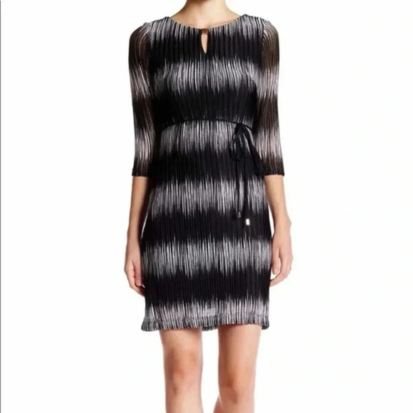 Sandra Darren dress 12p - Picture 2 of 10